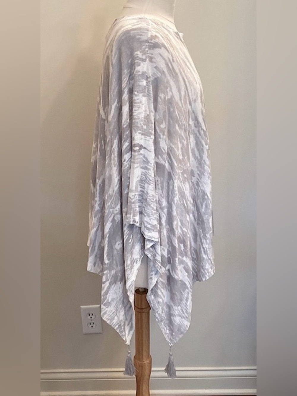 J. Jill Watercolor Ikat Gray One Size Coastal Grandma Boho Artisan Poncho - Picture 6 of 11
